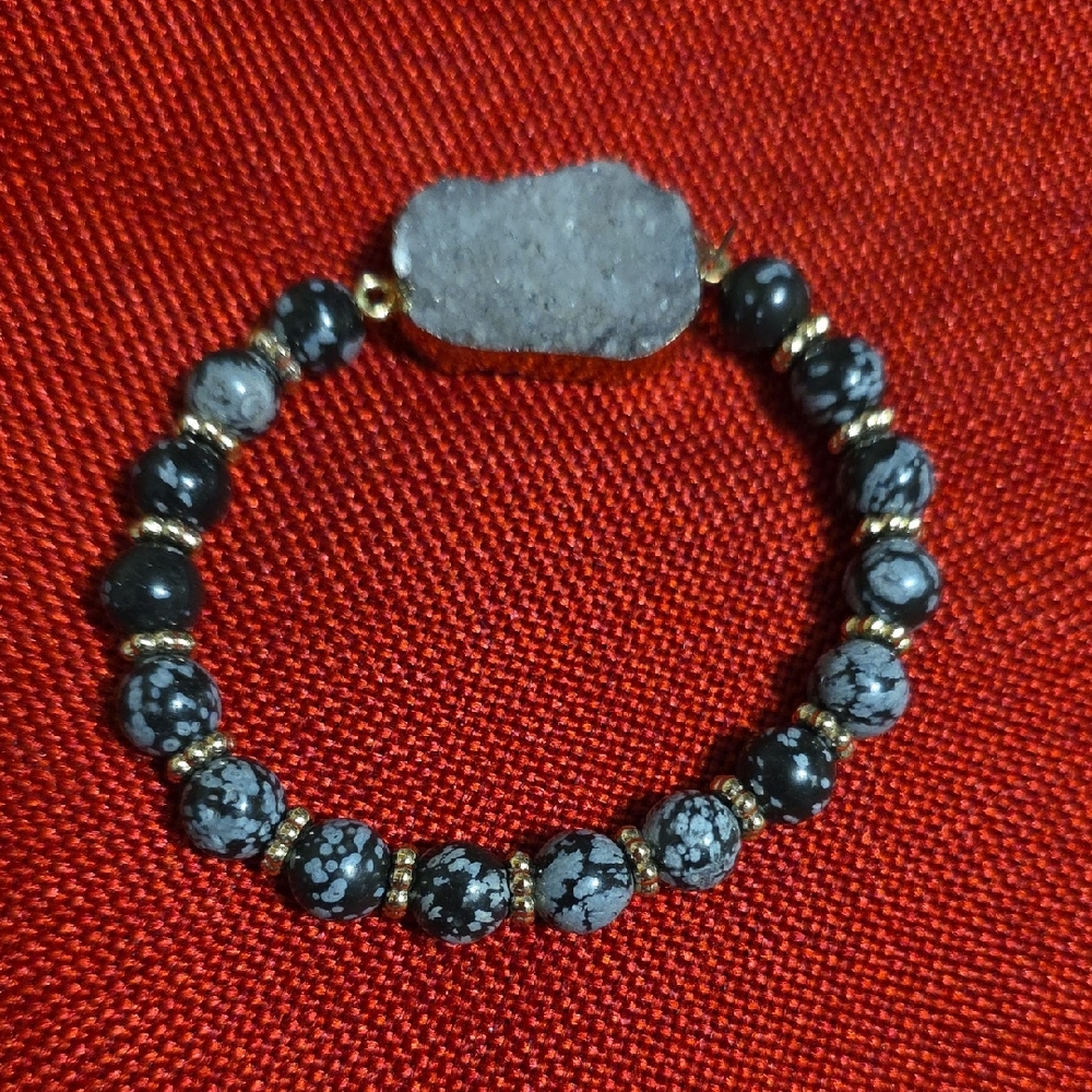 Snowflake Obsidian Beaded Stretch Bracelet Featuring a Gray Druzy Accent Stone. 